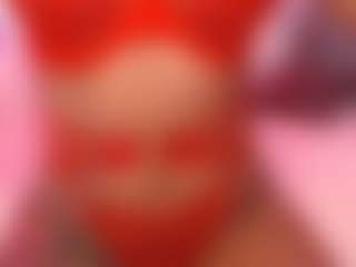 LaylaCruzRose MILF webcam performer live streaming