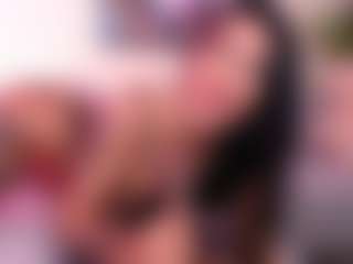 LaylaCruzRose MILF webcam performer live streaming