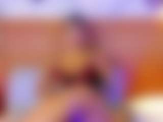 Live cam show with Madison - Curvy on Chatstar