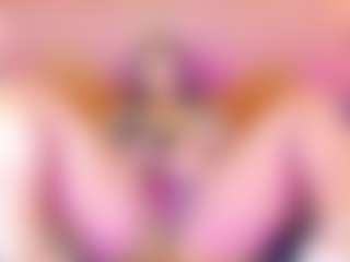 Live cam show with Madison - Anal MILF on AdultVida.com