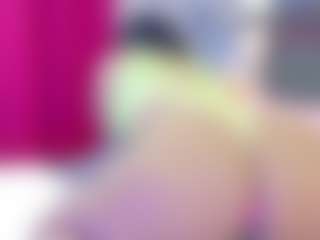 Live cam show with Madison - Amateur Mature on live18s.com