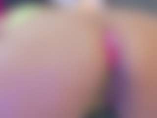 Live cam show with Madison - Public Toys on live18s.com