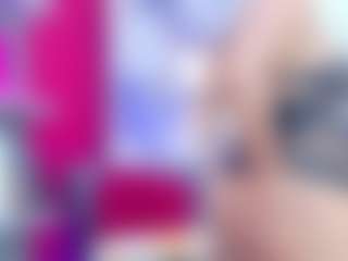 Live cam show with Madi - Shaved Pussy MILF on CamwithHer