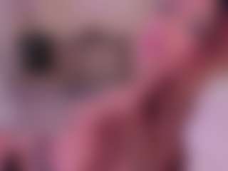 Live cam show with Steffany Beck - Cock Rating on AdultVida.com