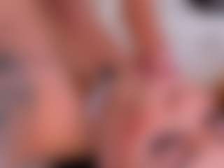 Live cam show with Steffany Beck - Shaved Pussy on Hubzter Live