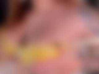 Live cam show with Steffany Beck - Curvy Teen (18+) on fapnchat