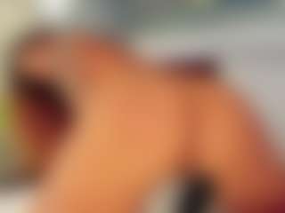 Live cam show with Steffany Beck - Thick on sexylive.show