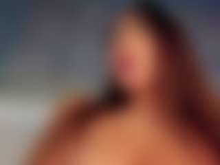 Live cam show with Steffany Beck - Garter on friskycurves.com