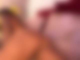 Live cam show with Steffany Beck - Living Room on liverealitysex.com