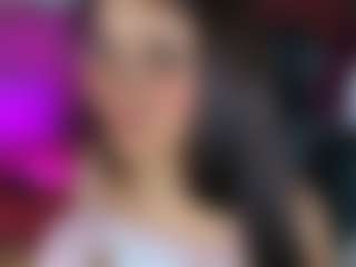 Live cam show with Tifanny Sexy Doll - Double Penetration on friskycurves.com