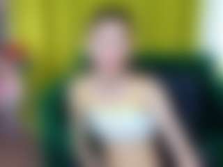 EmmiGreen's Live Sex Cam Show