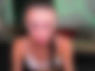 EmmiGreen's Live Sex Cam Show