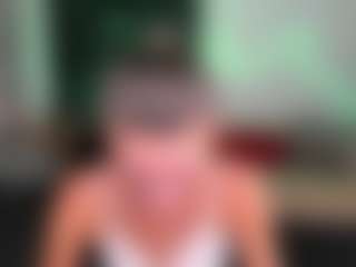 EmmiGreen's Live Sex Cam Show