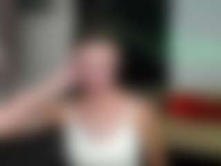 Live cam show with EmmiGreen - White on AdultVida.com | ukraine