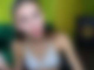 Live cam show with EmmiGreen - Chubby on Dare Cams