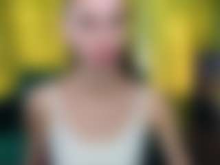 Live cam show with EmmiGreen - White on Camsoda | ukraine