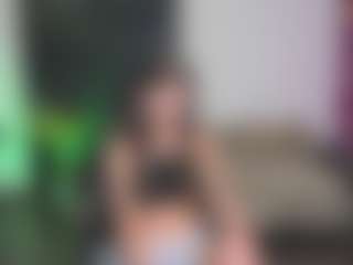 Live cam show with EmmiGreen - White on AdultVida.com | united kingdom