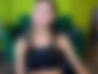 Live cam show with EmmiGreen - Brown Eyes on Lustler