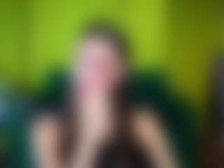 Live cam show with EmmiGreen - Tease on Hubzter Live