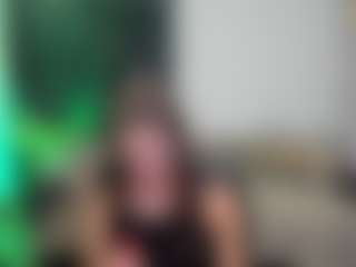 EmmiGreen's Live Sex Cam Show