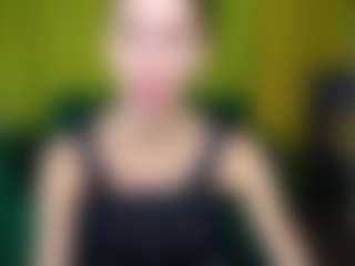 EmmiGreen's Live Sex Cam Show