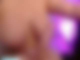 LaynaJucyBoobs's Live Sex Cam Show