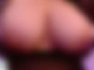 LaynaJucyBoobs's Live Sex Cam Show
