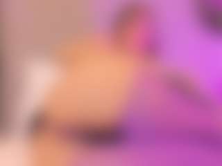 Live cam show with cloe-yeraldy - Brown Hair Petite on LiveSexCams6