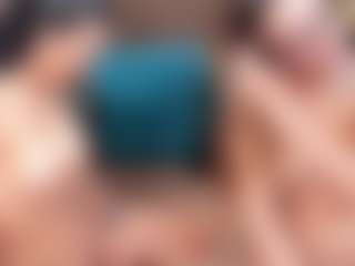 Live cam show with VanessaSweet00 - Spank on Chatstar