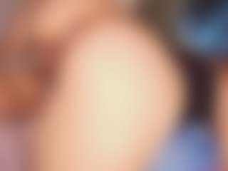 Live cam show with Amy Black - Teen (18+) on 1on1-livenow