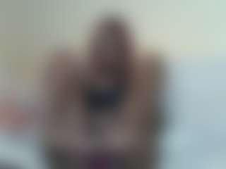 Live cam show with Diva - Blowjob on friskycurves.com