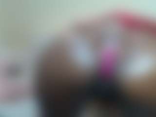 Live cam show with Diva - Ebony Shaved Pussy on Pornisteam.com
