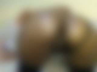 Live cam show with Diva - Black Petite on Camming Site