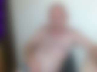 Live cam show with JohanBarker - Blowjob on Camsoda