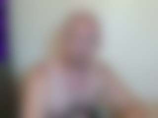 Live cam show with JohanBarker - White on Stripli.com | serbia