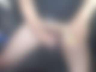 Live cam show with alienlikegod - Tease on Gym Cam Girls