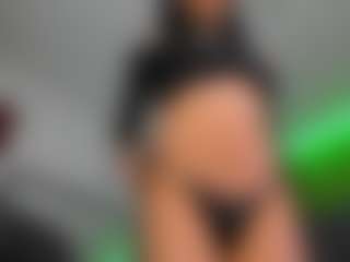 Live cam show with gigibadassxx - Average on Gym Cam Girls