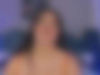 Live cam show with Kathia Hot - Normal on AdultVida.com