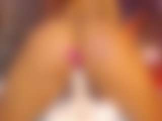 Live cam show with megan-woll - Ebony Lush on AdultVida.com
