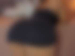 Live cam show with megan-woll - Fingerass on chickslive.net