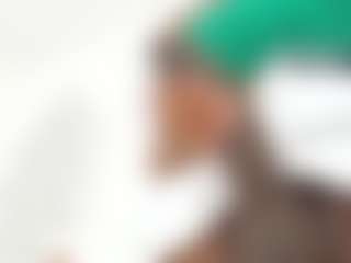 Show de câmera ao vivo com HUGE_COCKHOT - Average no Camsoda
