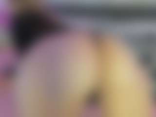 Curvy Misha's Live Sex Cam Show