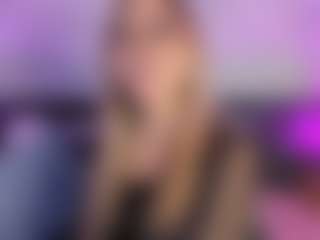 Live cam show with Curvy Misha - Cute on Mixed Magazine Live