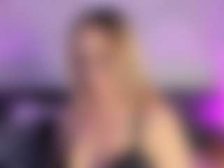 Live cam show with Curvy Misha - Small Tits on fapnchat
