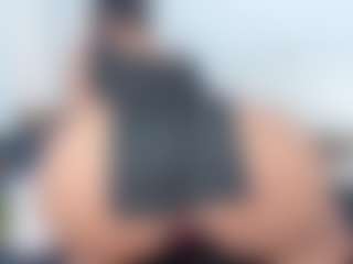 Live cam show with Ximena-Case - Facial on Camsoda