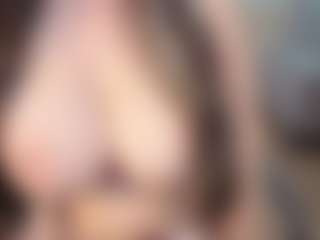 Live cam show with 00hottits1991 - Living Room on livesuperchat.net