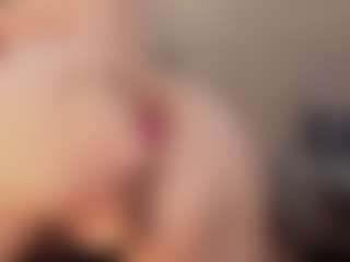 Live cam show with 00hottits1991 - Living Room on nudelive.tv