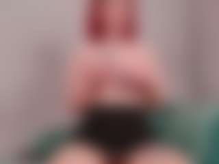 Live cam show with BewitchingEva - Shaved Pussy on CamwithHer