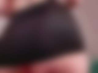 Live cam show with BewitchingEva - Shaved Pussy on https://playwithruby.com