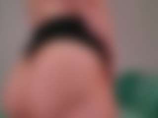 Live cam show with BewitchingEva - Flashing on SquirtSoMuch